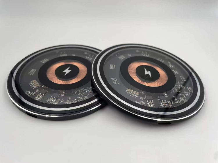 15W Mini Fast Wireless Charger – Ultra-Slim Round Charging